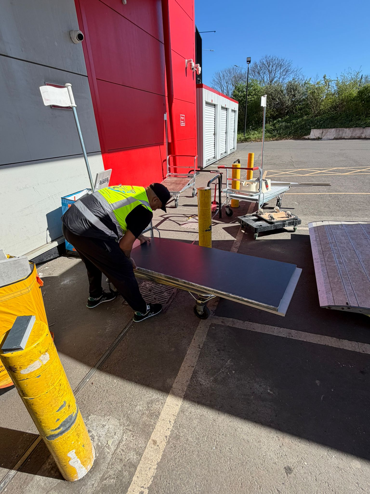 J&B Fast Movers Image 2