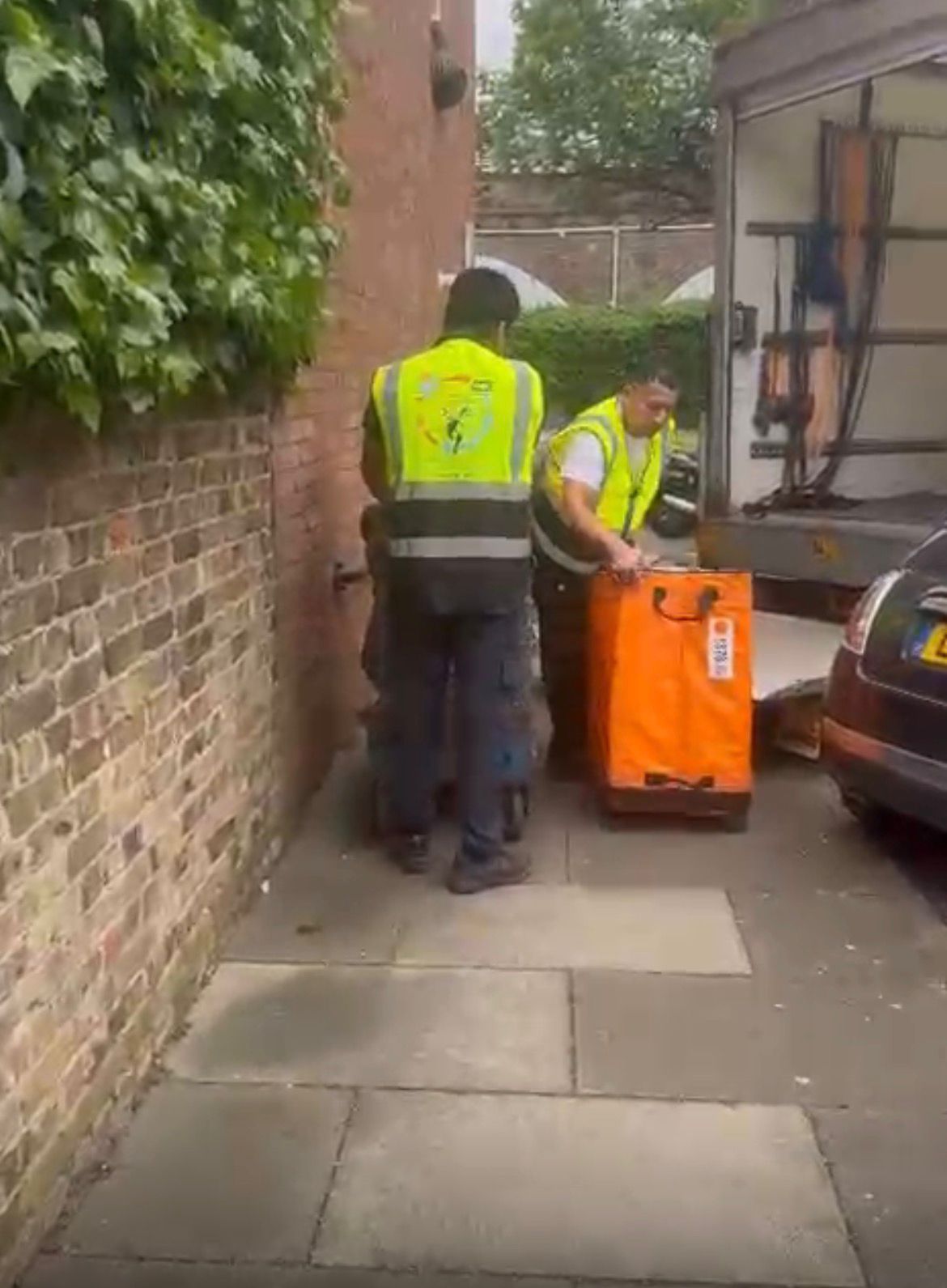 J&B Fast Movers Image 7